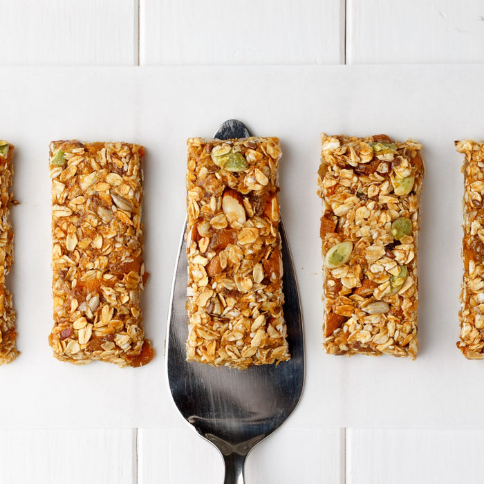 Peanut Butter and Chocolate Chip Granola Bars with Organic Sun-Dried Apricots (8 bars)